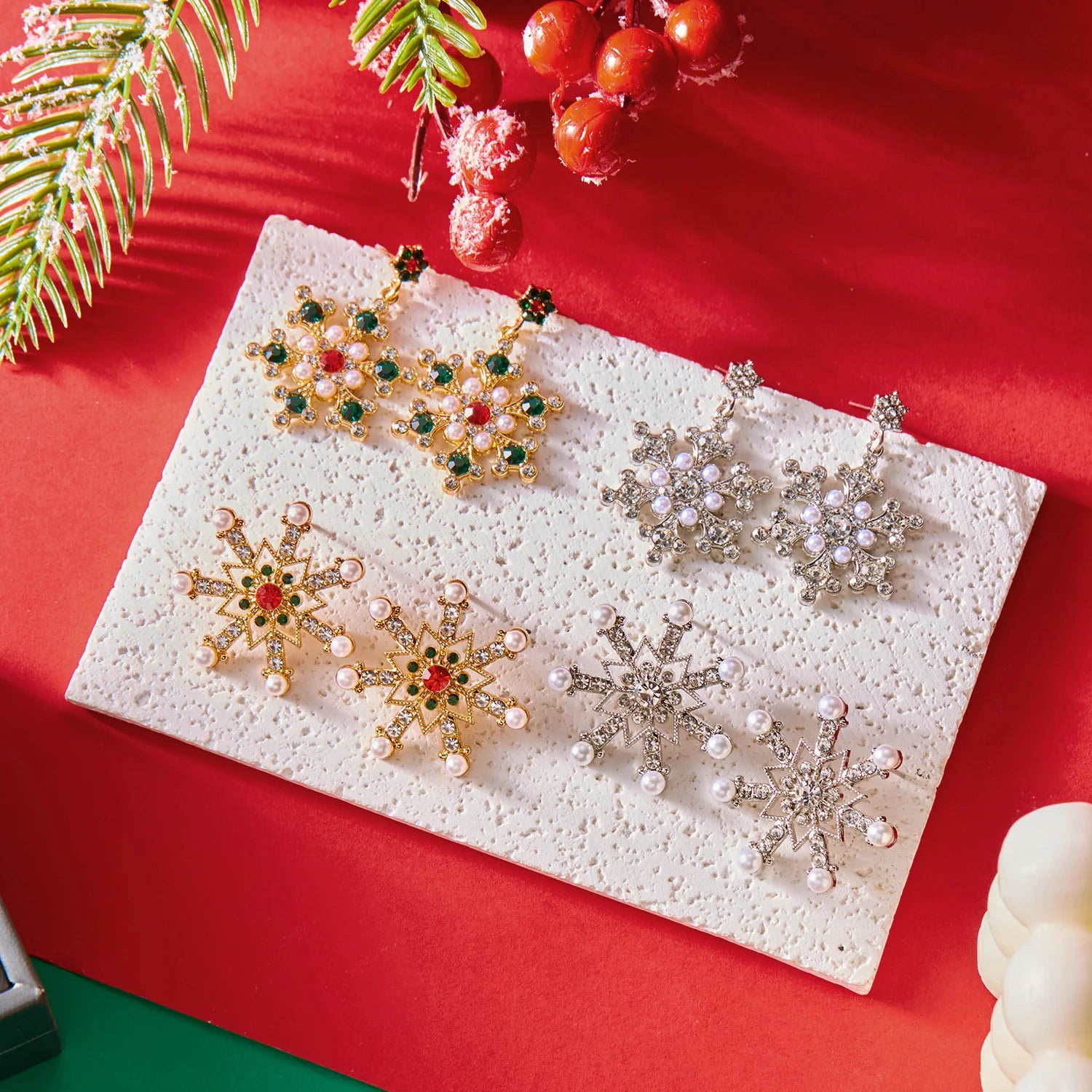 Fashion Christmas Snowflake Stud Earrings for Women Crystal Zircon Pearl Dangle Piercing Ear Jewelry Girl New Year Party Gifts