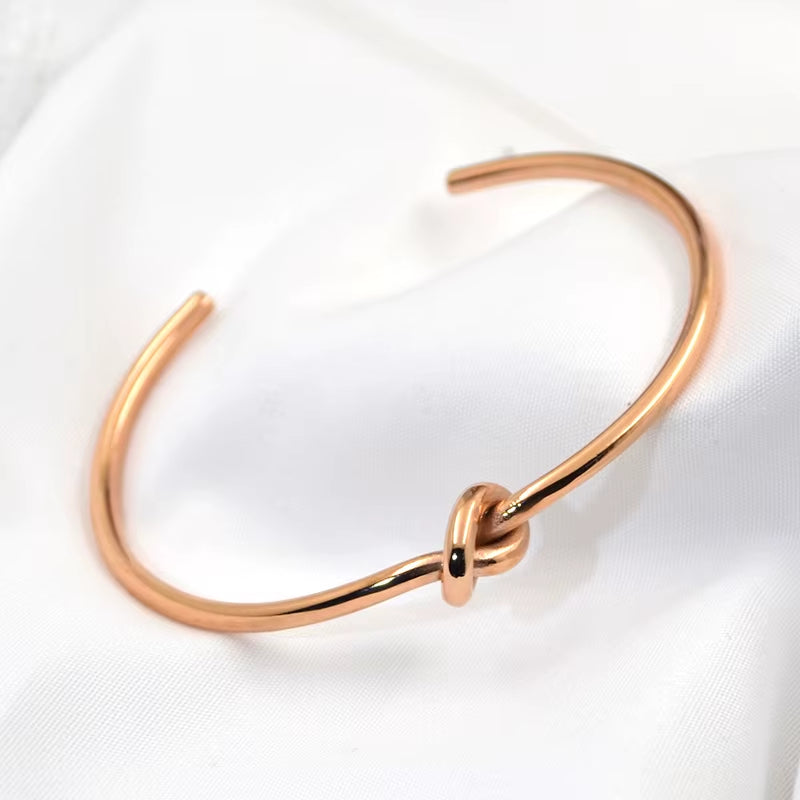 Simple Fashion 18K Pvd Gold Plated Knot Cuff Bangle Non Tarnish Stainless Steel Knot Opening Adjustable Bracelets for Women